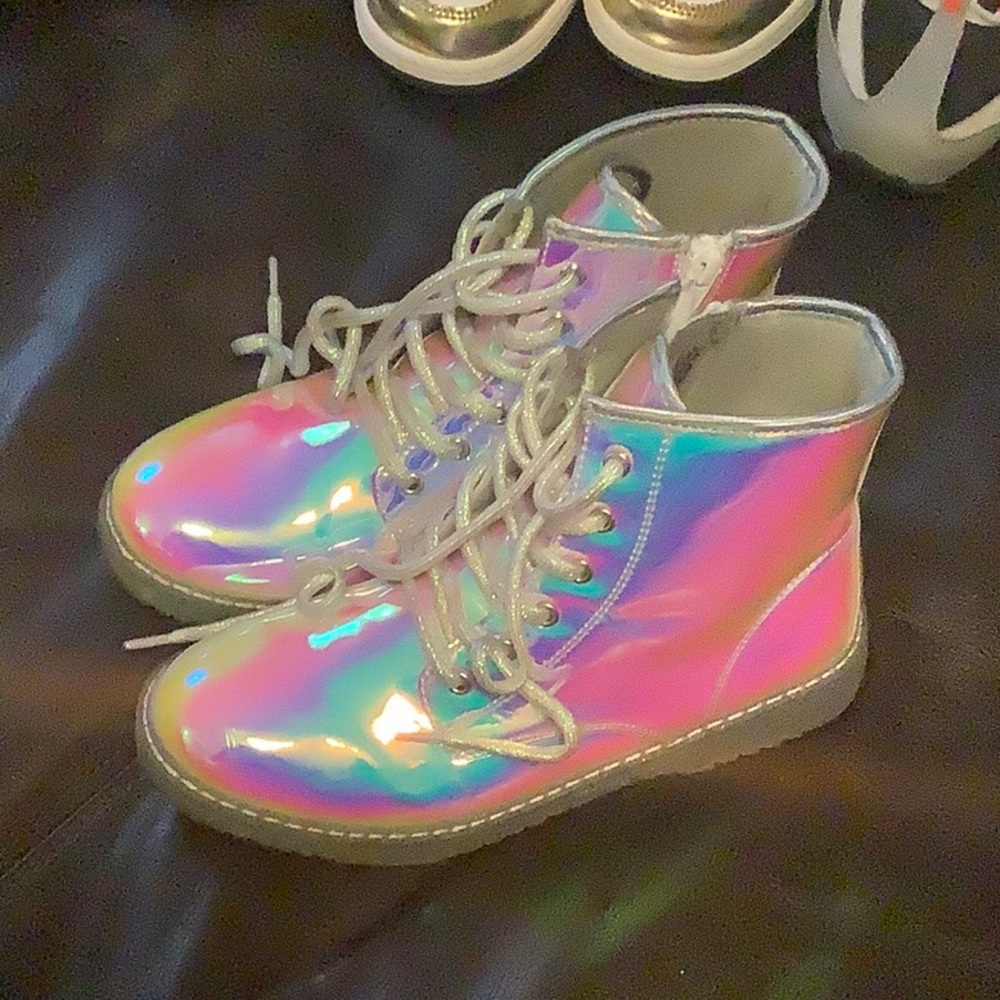 Boots from children place, in excellent condition only worn once
